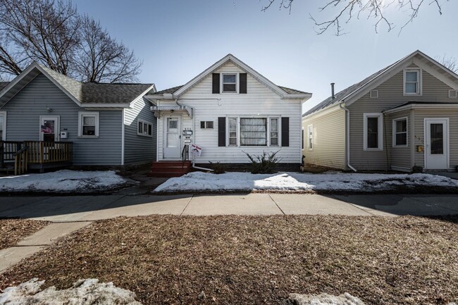 Building Photo - nre936