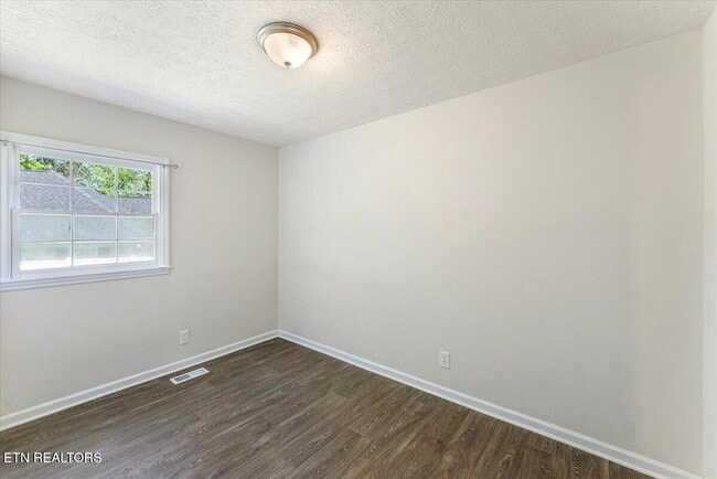 Building Photo - 158 Hamilton Cir