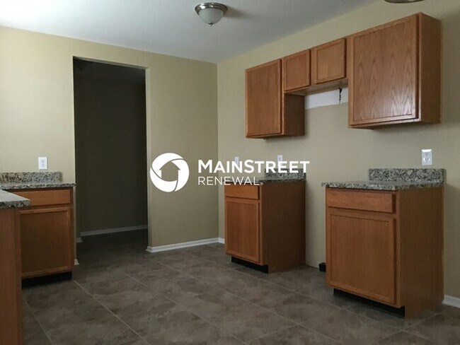 Building Photo - 4 Bedroom Pet-Friendly Home in Indianapoli...