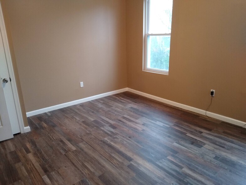 Building Photo - 2054 Ann St