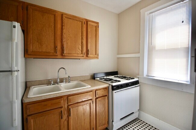 Building Photo - 1531 N Washington St