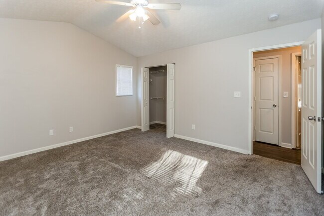 Building Photo - 3810 Greenbrook Dr