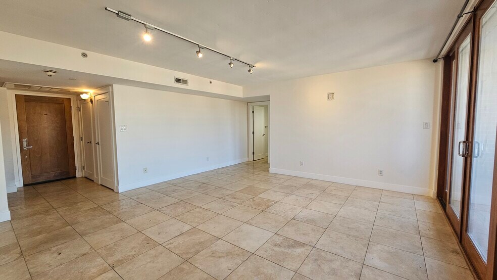 Building Photo - 230 E 300 S