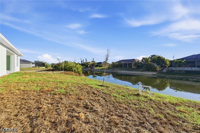 Building Photo - 2105 NE 1st Ave