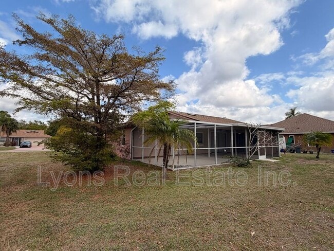 Building Photo - 25043 Palisade Rd