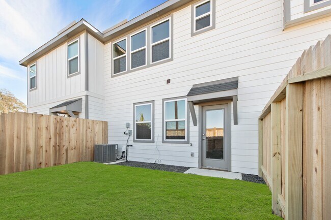 Building Photo - 27806 Western Crk Ct