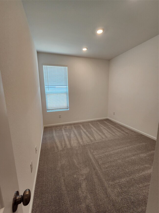 Building Photo - 27122 Berry Bright Dr