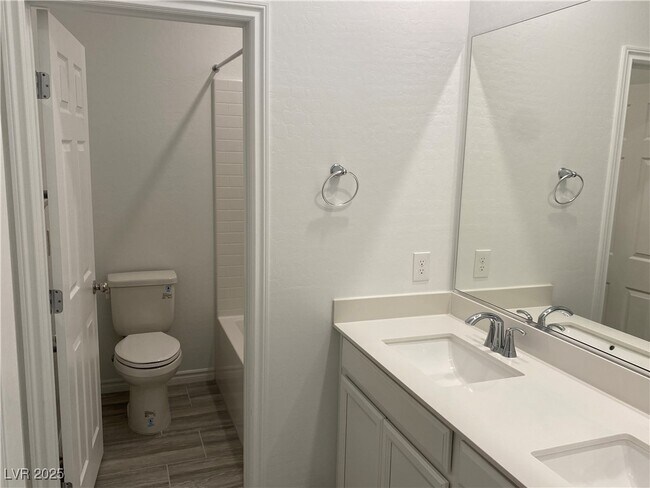 Building Photo - 7123 Calvert Cliffs St