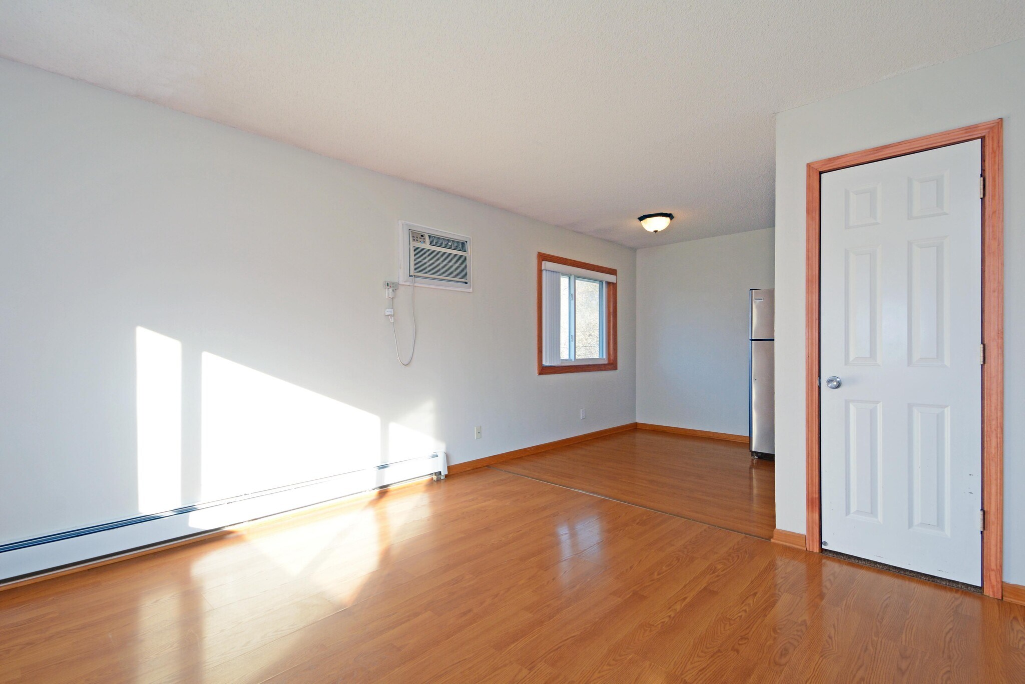 Building Photo - 2105 Hillview Road