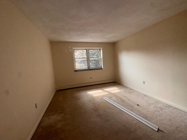 Building Photo - 155 Lexington St