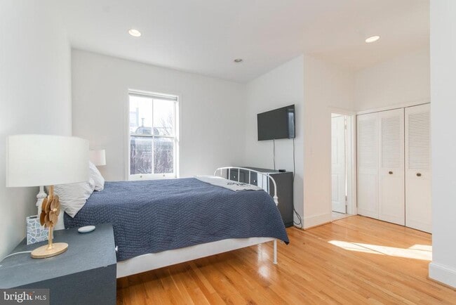 Building Photo - 1731 Wallace St