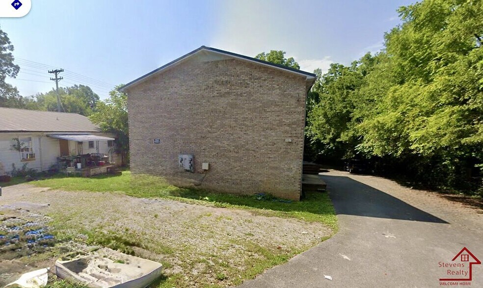 Building Photo - 402 Peek Dr