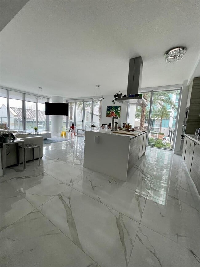 Building Photo - 330 Sunny Isles Blvd