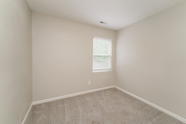 Building Photo - 316 Wrayhill Dr