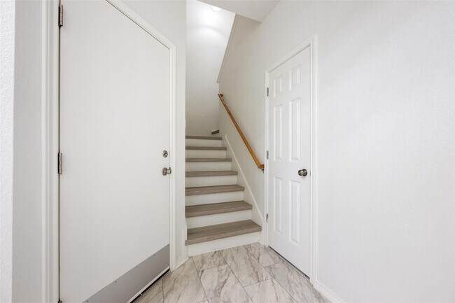 Building Photo - 4501 Whispering Valley Dr