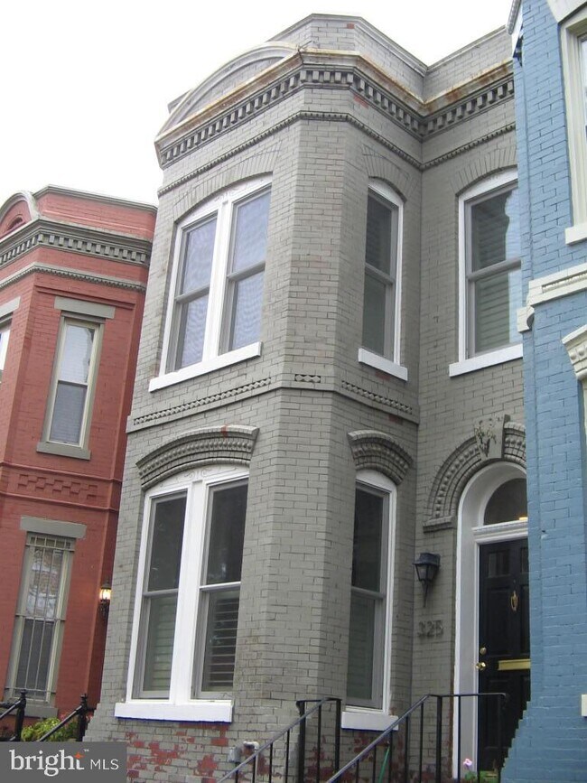 Building Photo - 325 F St NE
