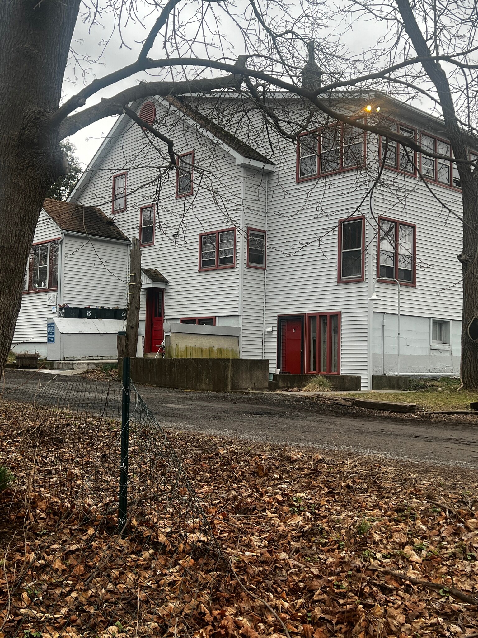 Building Photo - 1060 Danby Rd