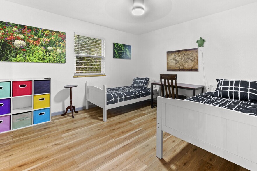 Building Photo - 2725 NW 44th Pl