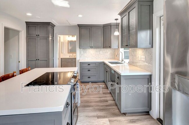 Building Photo - 1129 Rising Hill Way