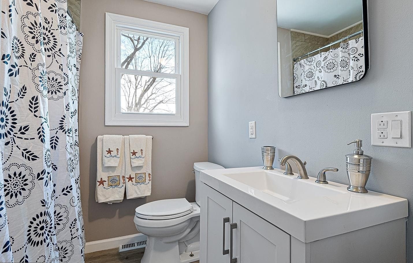 Building Photo - 1 Carlo Rd