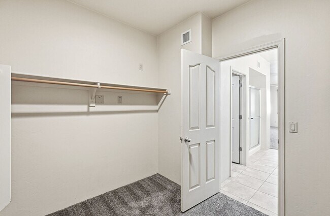 Building Photo - 630 Harvill Dr