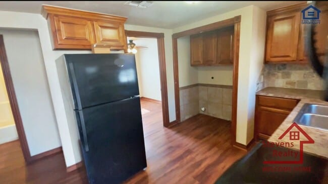 Building Photo - 1602 NW Lindy Ave