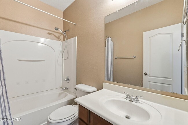 Building Photo - 4757 E Waterman St