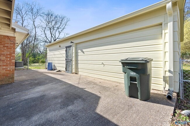 Building Photo - 1611 Clb Vw Dr NW