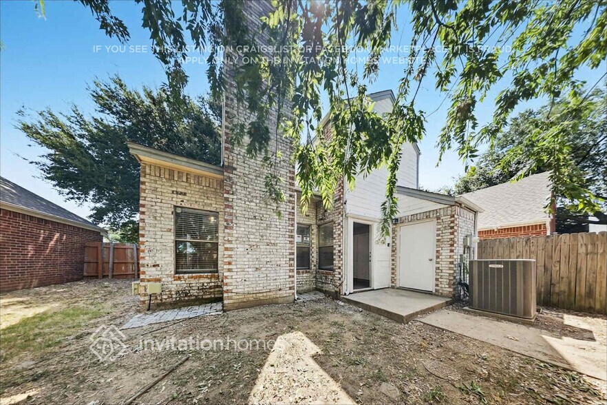 Building Photo - 2036 Pheasant Dr