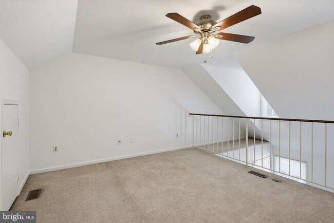 Building Photo - 8867 Willowwood Way