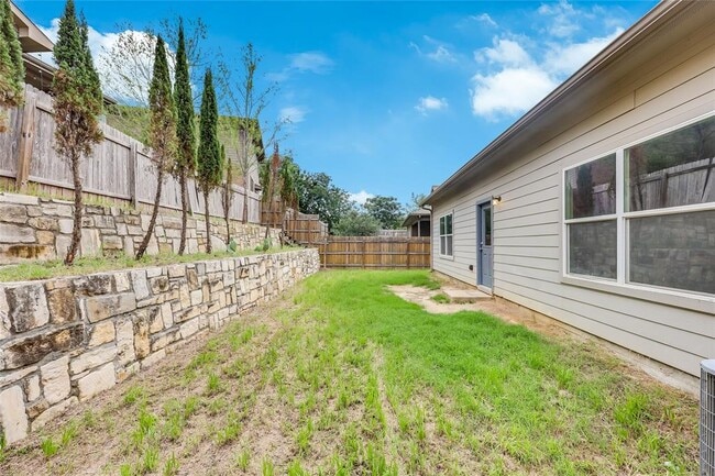 Building Photo - 3205 Ortman Dr