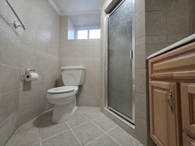 Building Photo - 264 Villa Ave