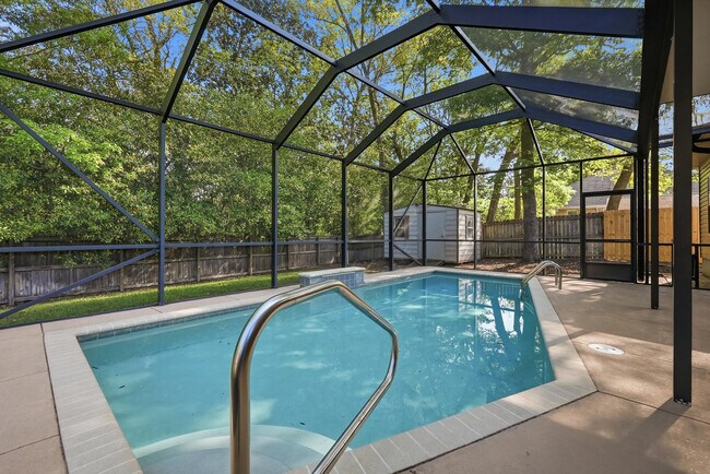 Building Photo - 1705 19th St