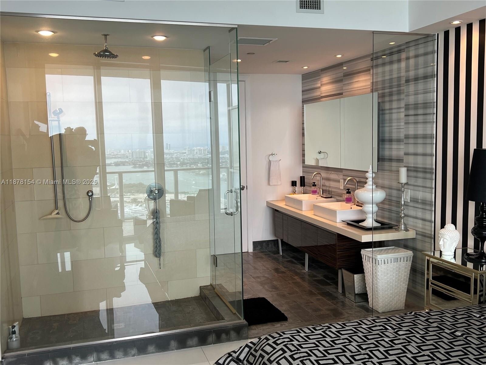 Building Photo - 1100 Biscayne Blvd