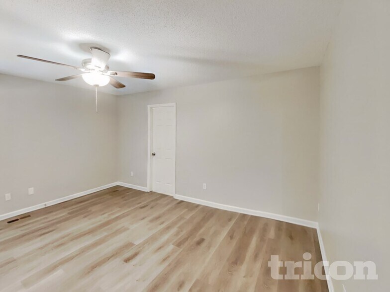 Building Photo - 437 Bradford Cir