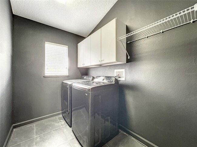 Building Photo - 10041 Oak Quarry Dr