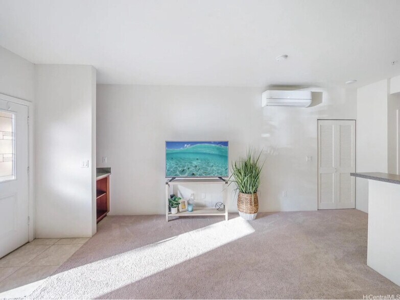 Building Photo - 458 Manawai St