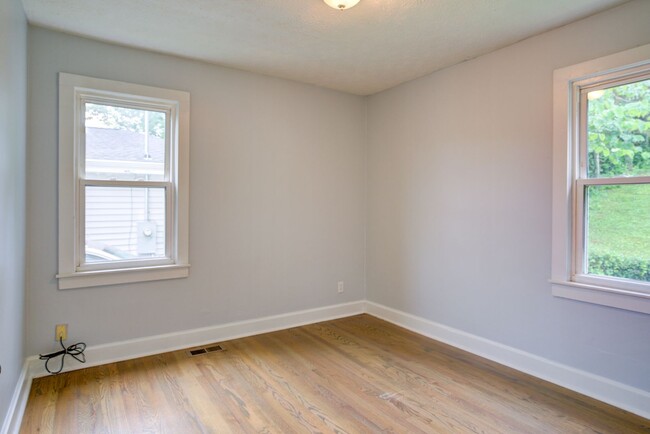 Building Photo - 3 bed 1 bath on Knob Creek Rd. near Johnso...