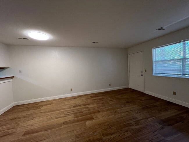 Building Photo - 428 Kays Ln