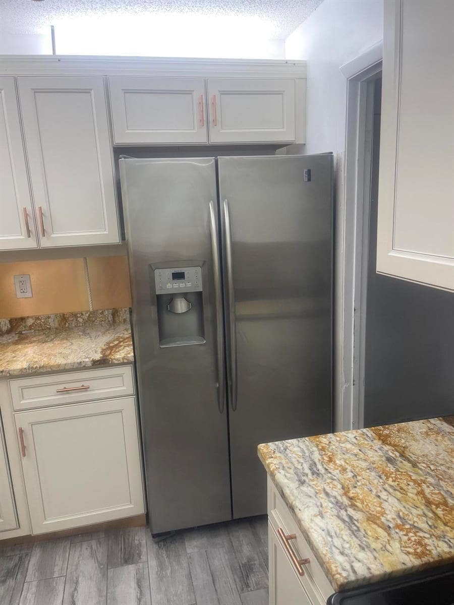 Building Photo - 202 Sparrow Dr