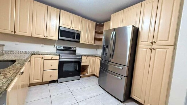 Building Photo - 2377 NW 123rd Ave