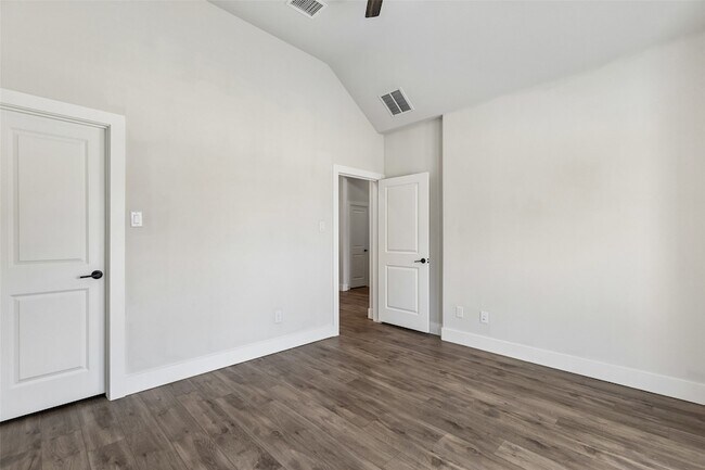 Building Photo - 6145 Tahoe Winds Dr