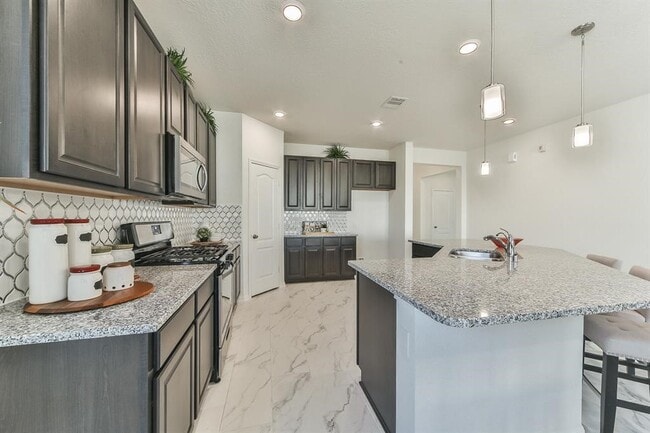 Building Photo - 25206 Farmdale Ln