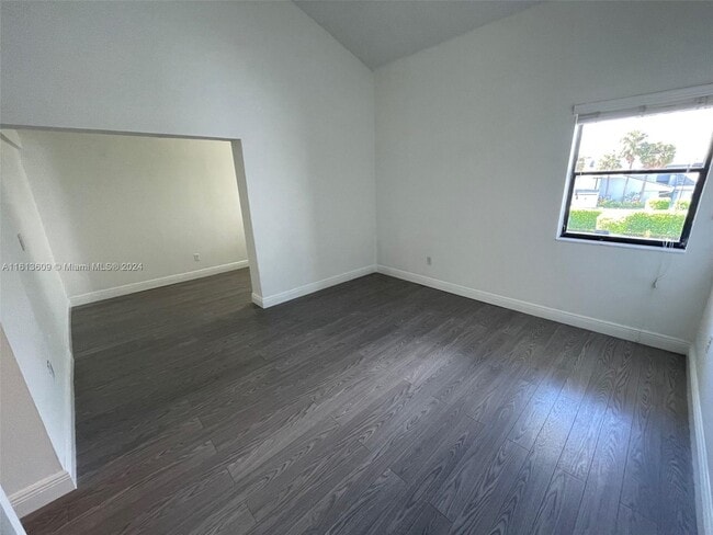 Building Photo - 335 Poinciana Island Dr