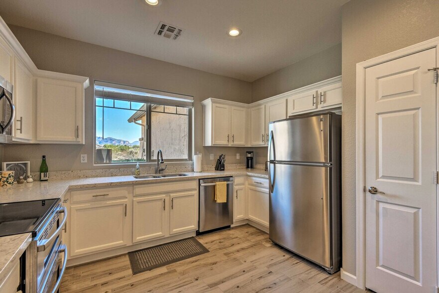 Building Photo - 8226 S Hidden Trail Ct