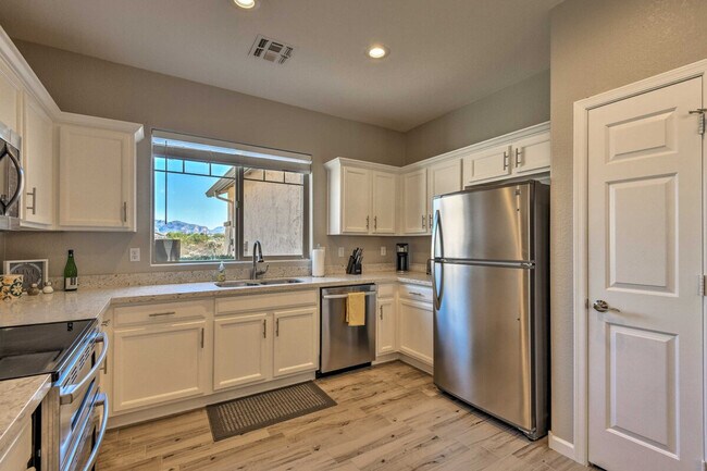 Building Photo - 8226 S Hidden Trail Ct