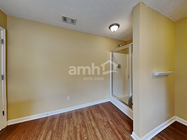 Building Photo - 226 Vintage Cir