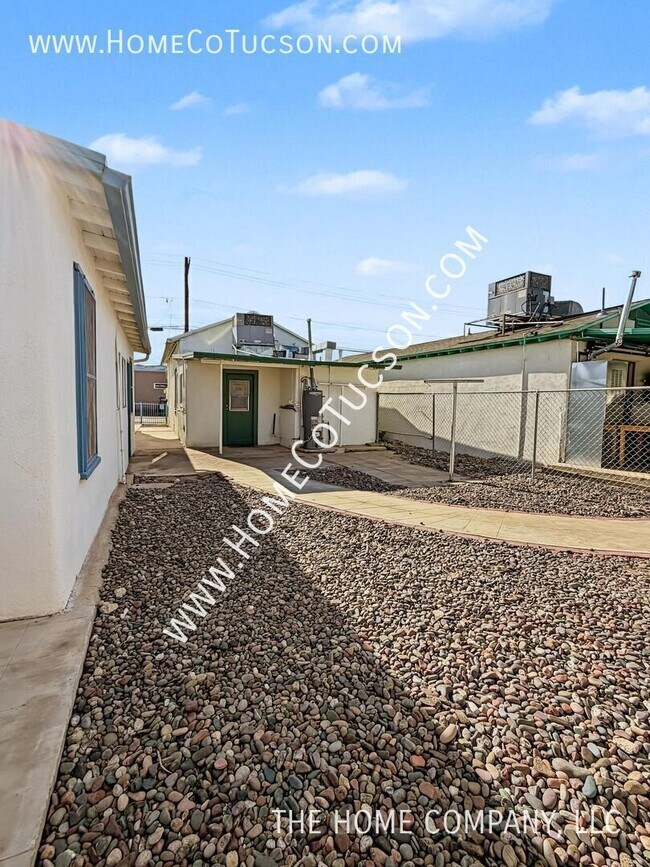 Building Photo - 529 S. Main-