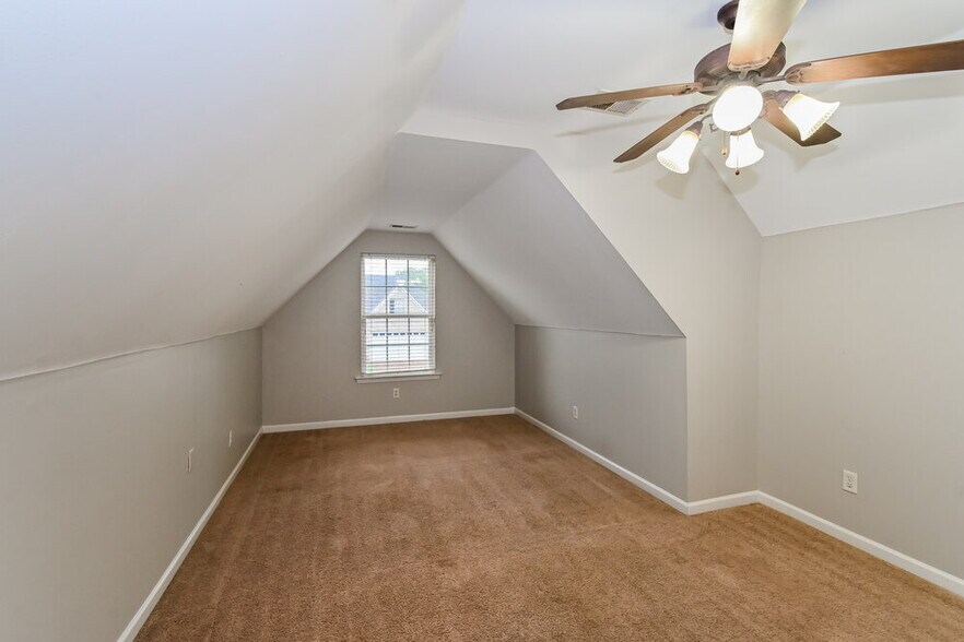 Building Photo - 5109 Jon Oak Dr