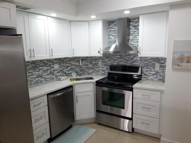 Building Photo - 3800 Galt Ocean Dr